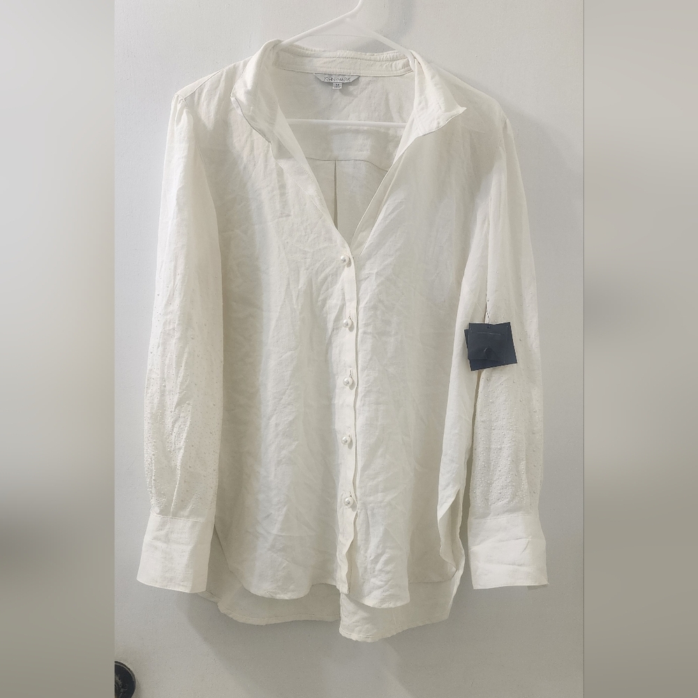 John Mark White Button-Up Shirt, Size Medium.
